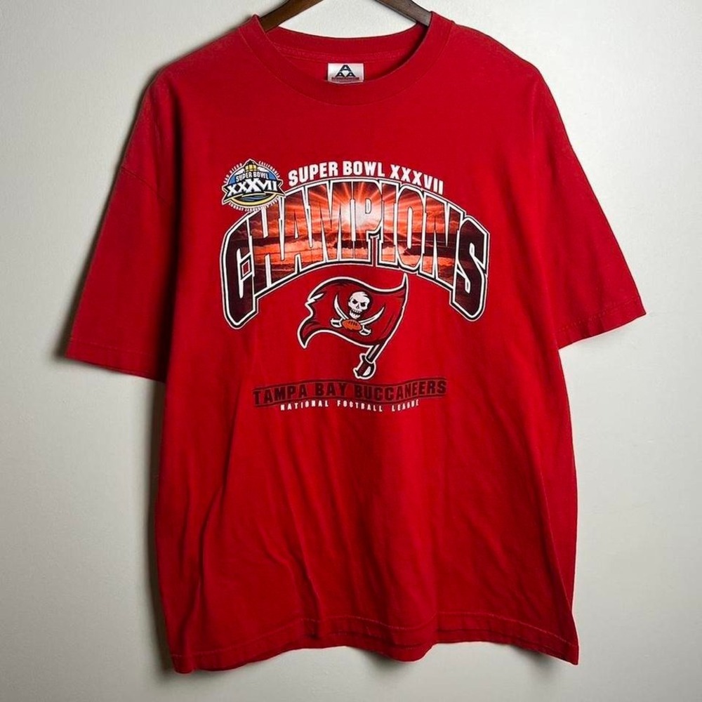 Vintage Tampa Bay Buccaneers Super Bowl XXXVII 2003 Graphic T-Shirt Red XL